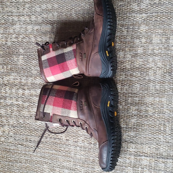 UGG waterproof boots - Picture 9 of 16